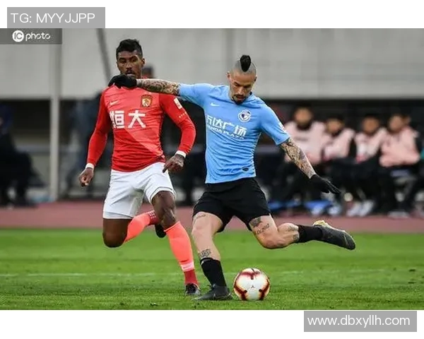 大连人对阵广州恒大淘宝精彩比分揭晓赛事回顾与分析