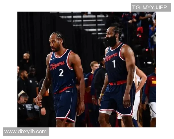 快船对阵骑士保罗频繁技术犯规引发热议球迷热情高涨 快船对阵骑士保罗频繁技术犯规引发热议球迷热情高涨